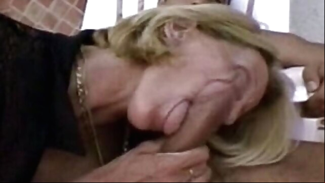 Blonde Mature French slut enjoys outdoors threesome xxx amateur video